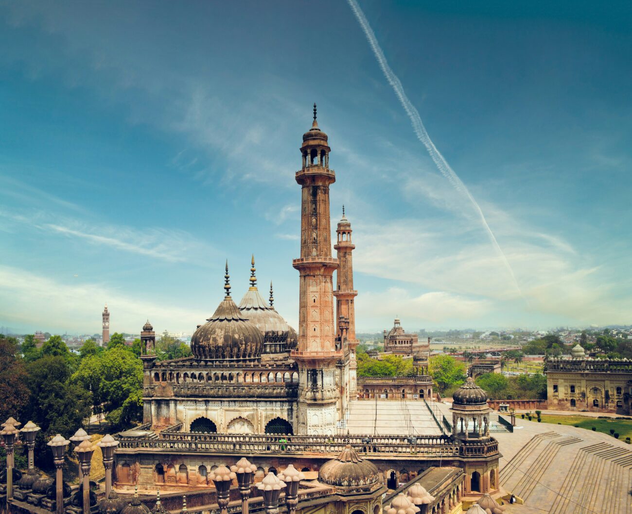 Lucknow’s Bara Imambara and vibrant streets