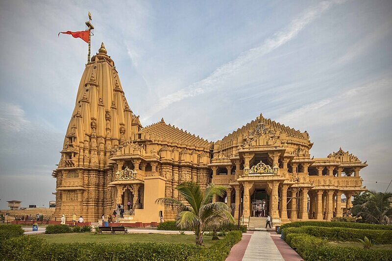 Somnath Temple: Gujarat’s Eternal Jyotirlinga by the Arabian Sea